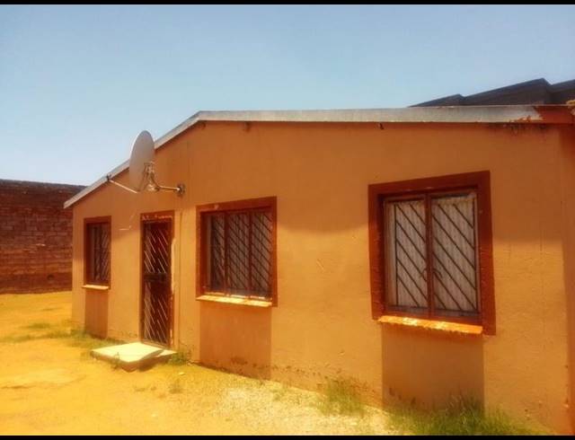 3 BEDROOM HOUSE FOR SALE IN PROTEA GLEN EXT
